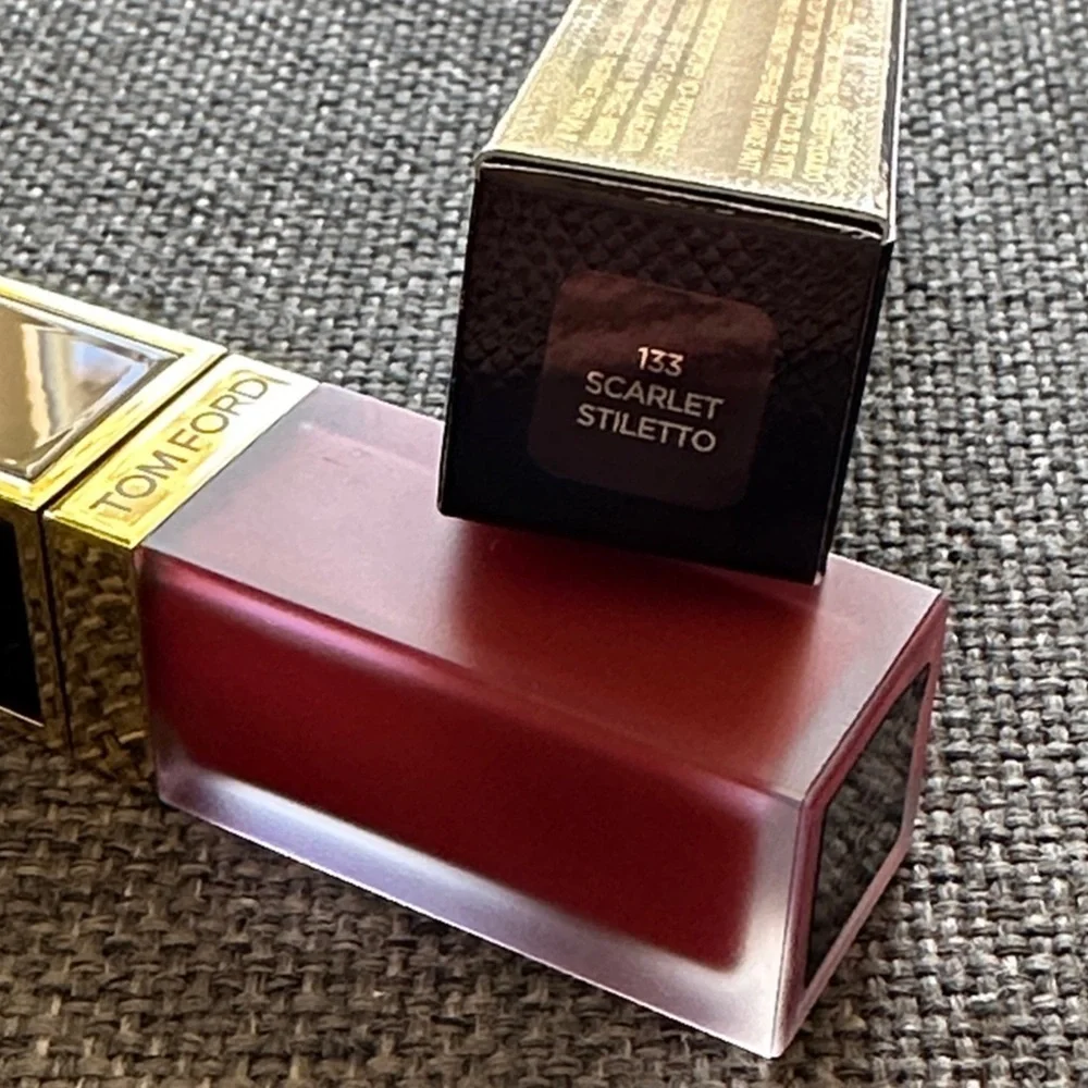 NEW Tom Ford Liquid Lip Luxe Matte Lipstick-133 SCARLET STILETTO